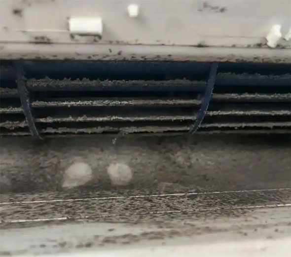 天柱空调吹的风有股烧焦味是怎么回事